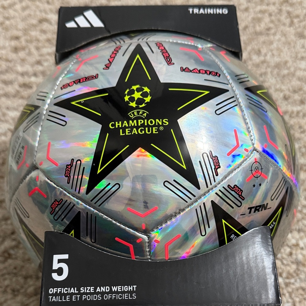 New Adidas foil Soccer Ball - Picture 2 of 5